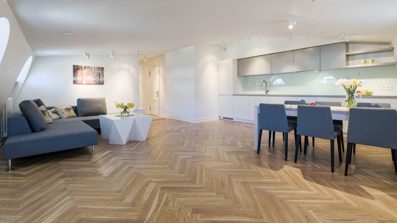 Great Apartament In A Heart Of 탈린 외부 사진