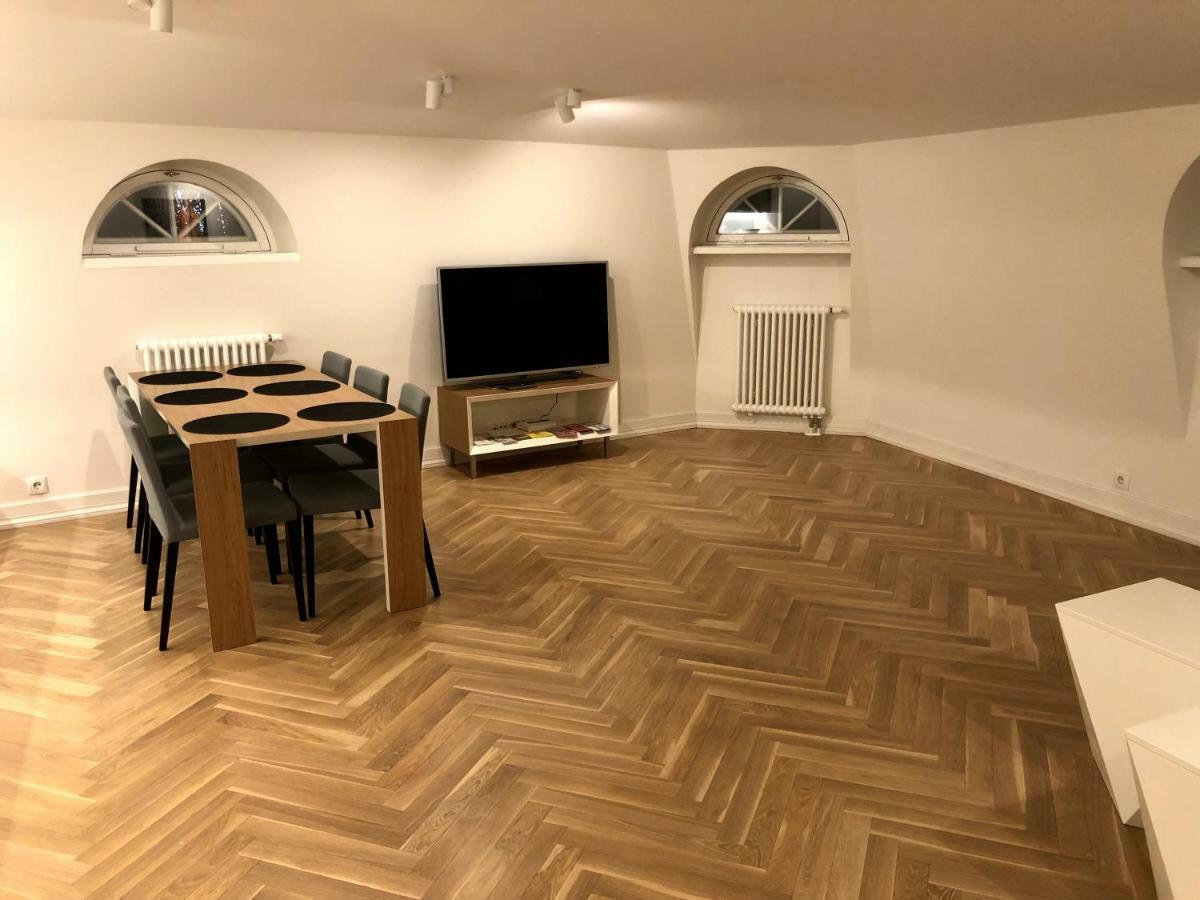 Great Apartament In A Heart Of 탈린 외부 사진
