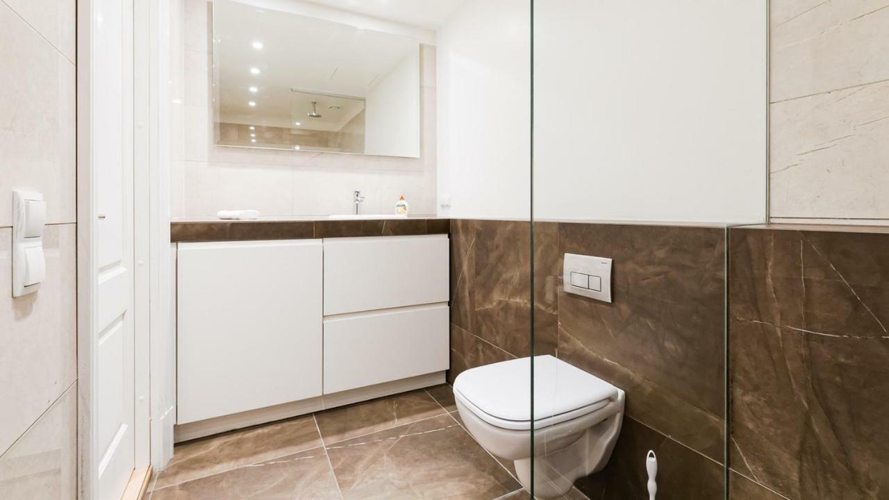 Great Apartament In A Heart Of 탈린 외부 사진